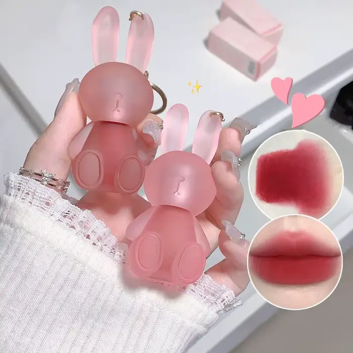 Le vernis à lèvres de lapin ours gege
