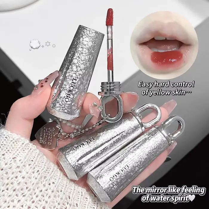 Gloss à lèvres hydratant effet miroir transparent