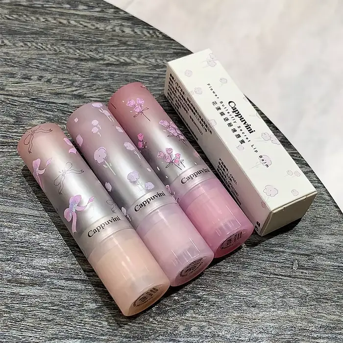 Plat fleuri langue brillant à lèvres miroir vernis