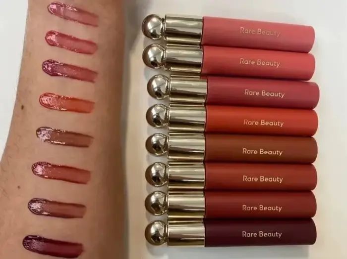 Rare Beauty Nouveau Gloss à Lèvres Liquide Lissant Hydratant Longue Durée Naturel Brillant Léger Réparateur Nourrissant