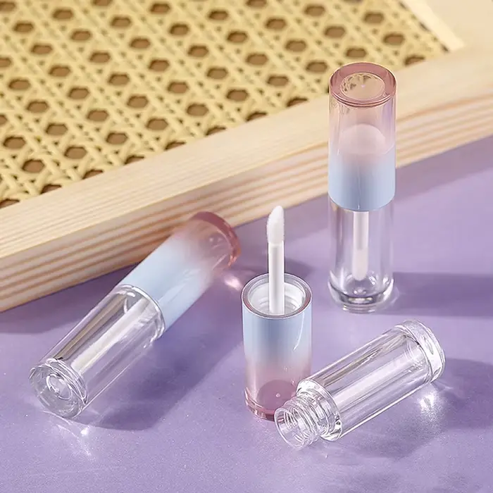 Bouteille de glaçage à lèvres dégradé rose bleu